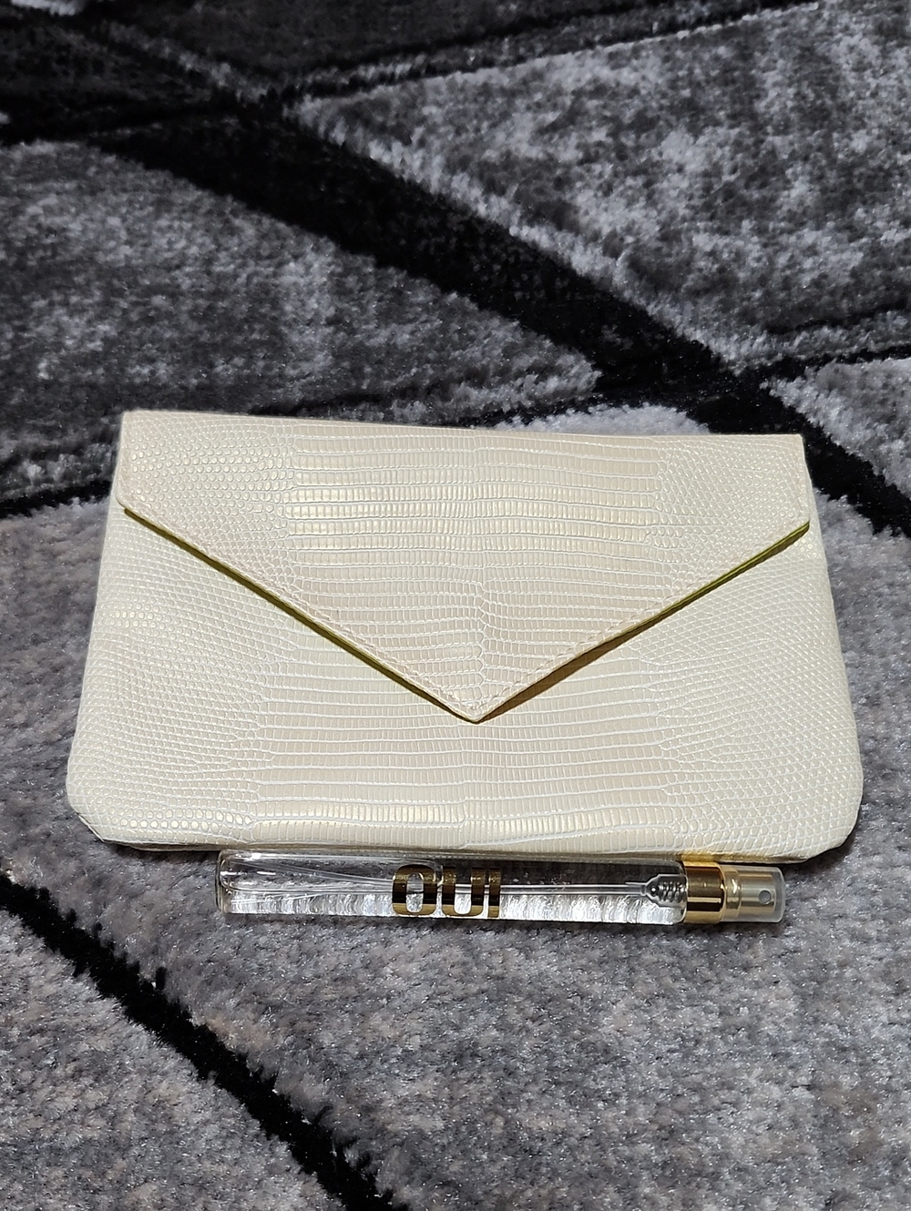 JUICY COUTURE OUI TRAVEL SIZED & IPSY METALLIC FAUX-SNAKESKIN ENVELOPE SNAP BAG
